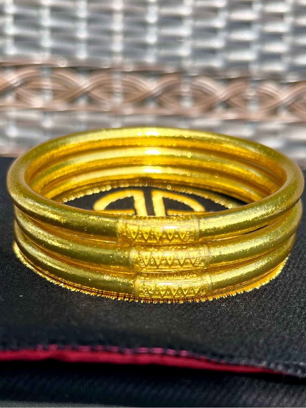 BuDhaGirl All Weather Bangles - Set of 3 Gold Bangles w/ Pouch Size Large NWOT - Picture 1 of 10